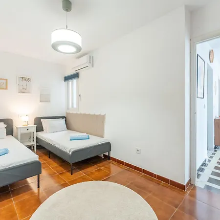 Charming 2 Bed In Old Town - Pass The Keys Fuengirola